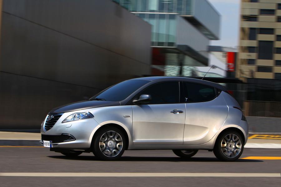  Lancia Ypsilon 2011 года  (фото 32 из 96)